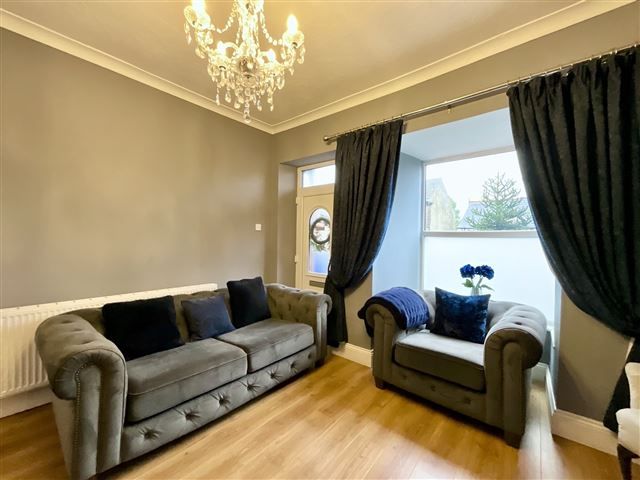 Property photo 3 of 21 Lounge