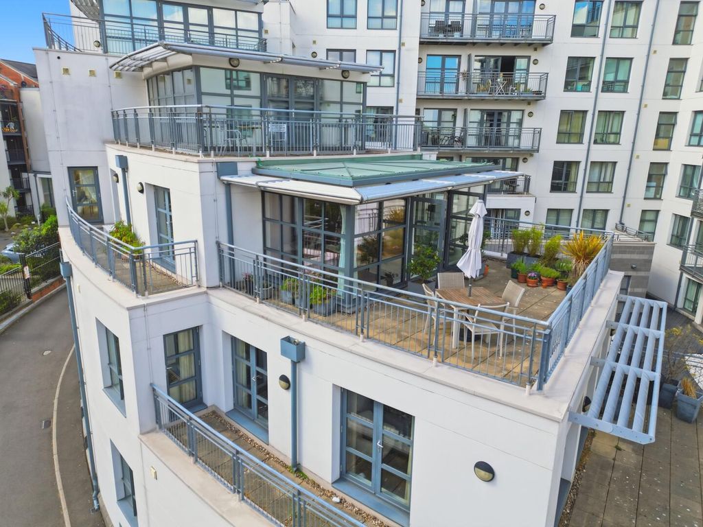 Property photo 1 of 27 Terrace / Patio