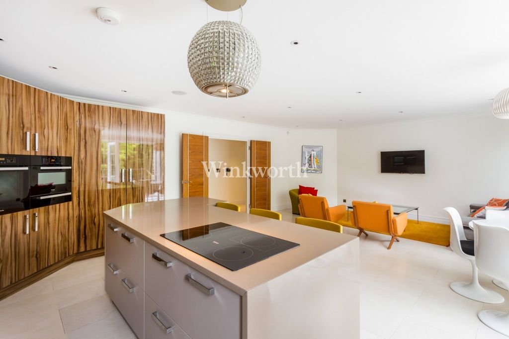 Additional image 6 of 2 bed flat for saleBayview House, 20 Uplands Park Road, Enfield EN2