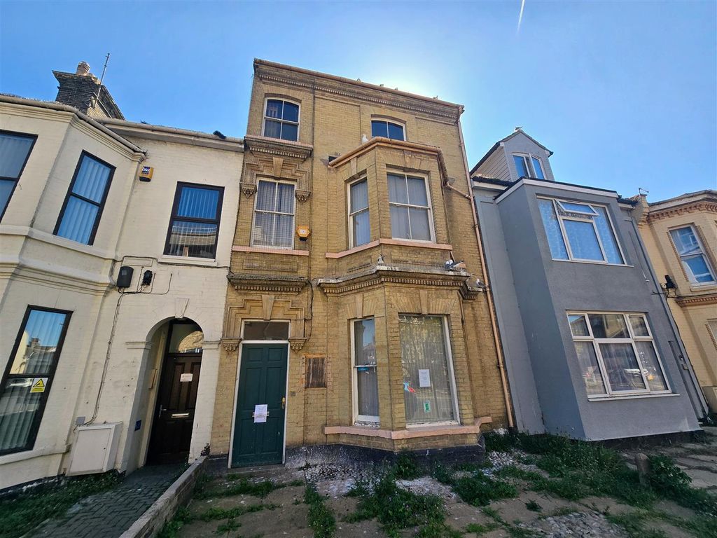 Property photo 1 of 8 Front