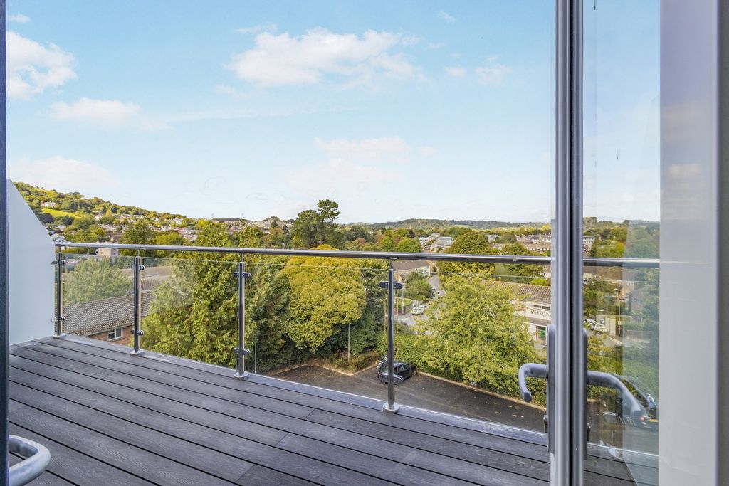 Property photo 2 of 12 Photo