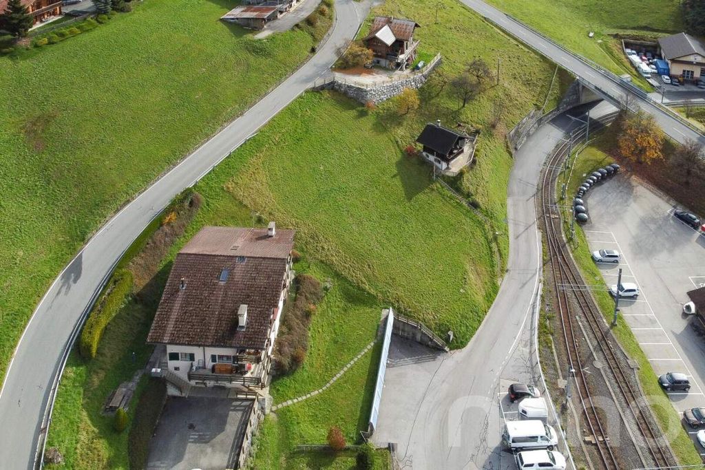 Property photo 3 of 12