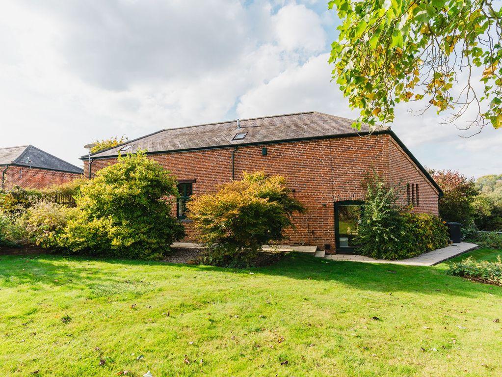 Property photo 2 of 30