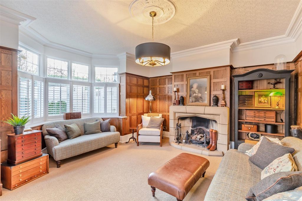 Property photo 3 of 41 8670694-Interior11.Jpg