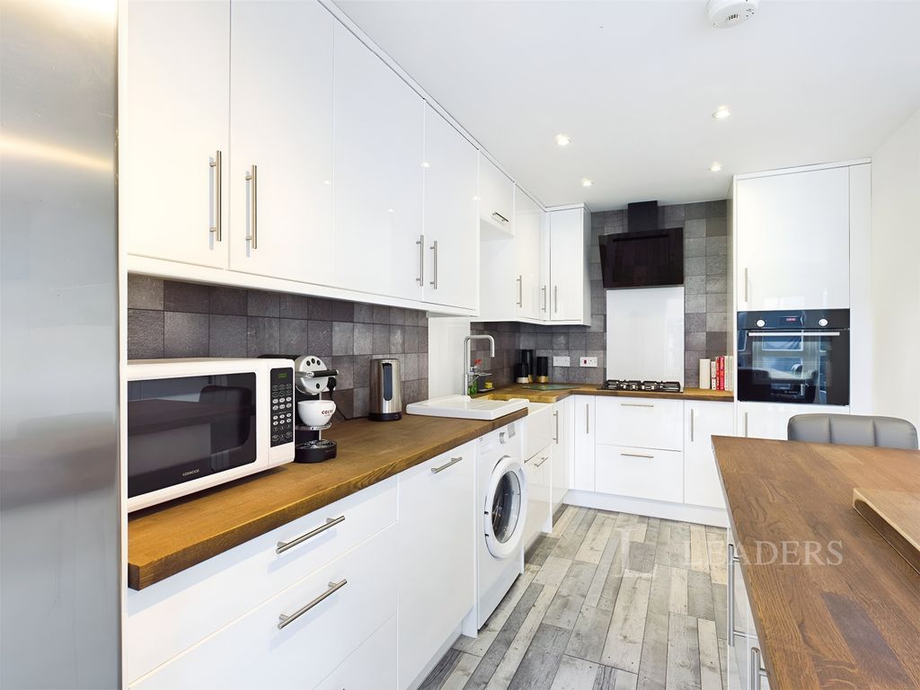 Property photo 2 of 12 Kitchen