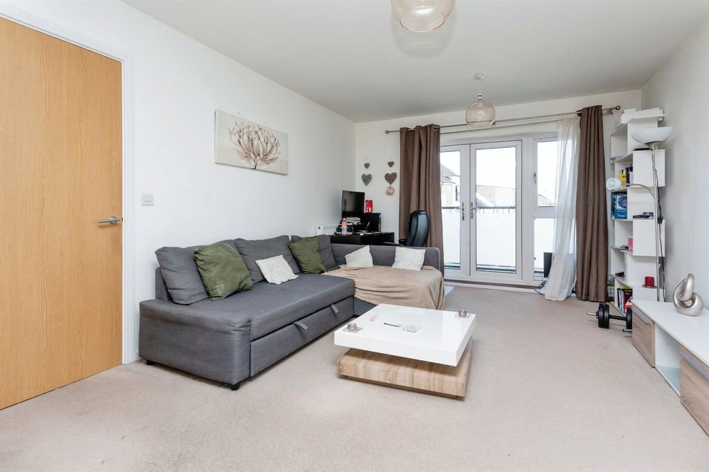Property photo 3 of 14