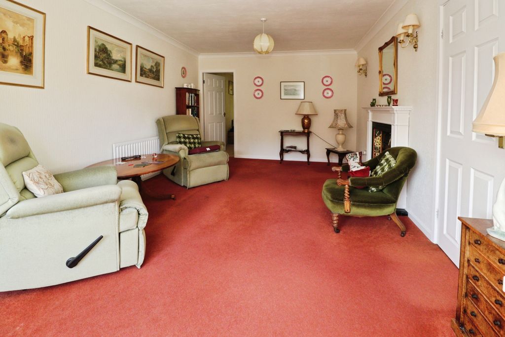 Property photo 2 of 17