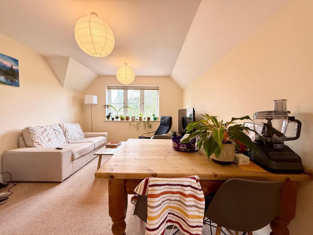 Property photo 3 of 8 Dining Sitting.Jpeg