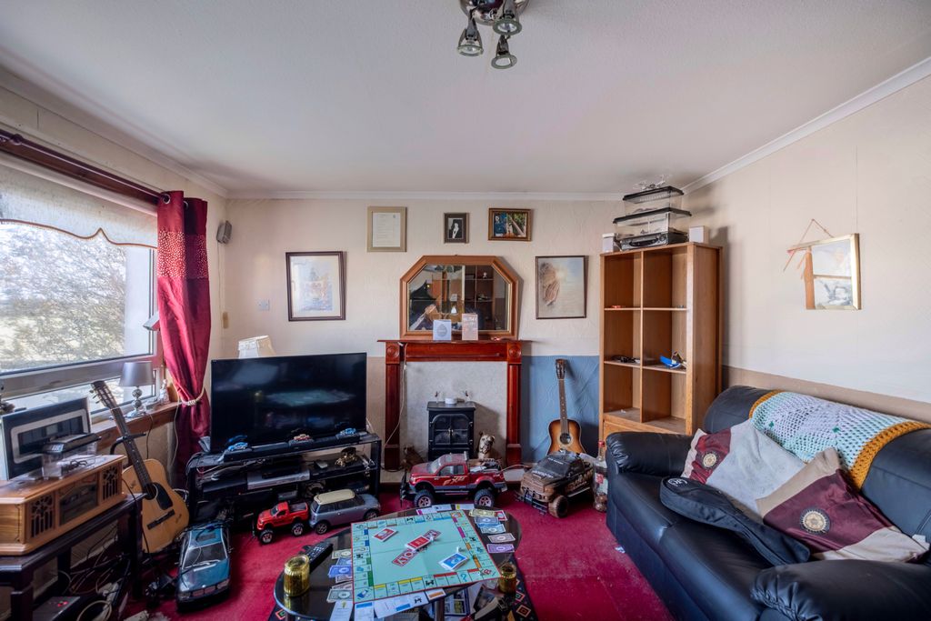 Property photo 2 of 26