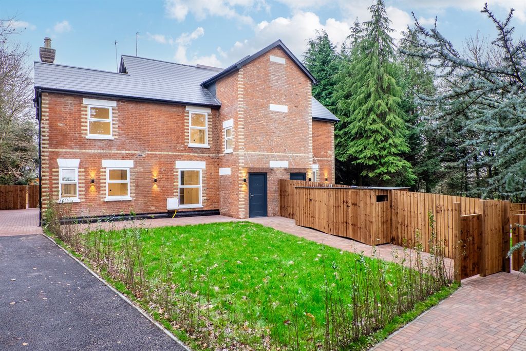 Property photo 1 of 25