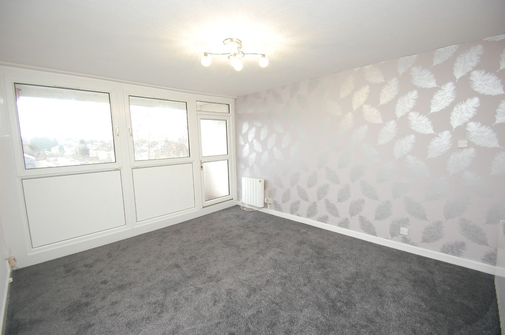 Property photo 2 of 13 4735882