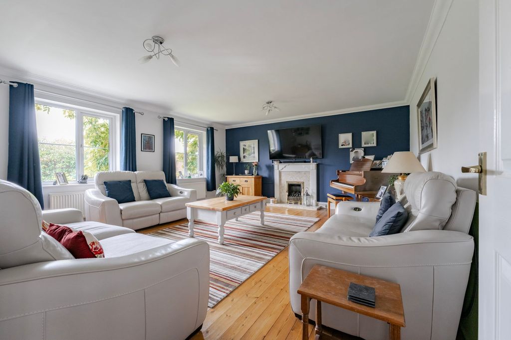 Property photo 2 of 25