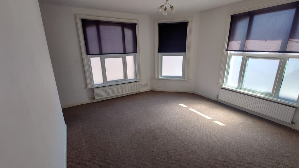 Property photo 1 of 6 8 Hibbert Street 5.Jpeg