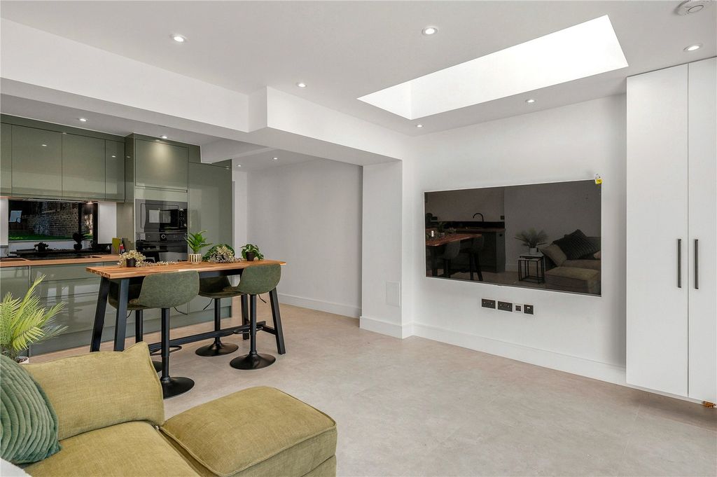 Property photo 2 of 23 Picture No. 38