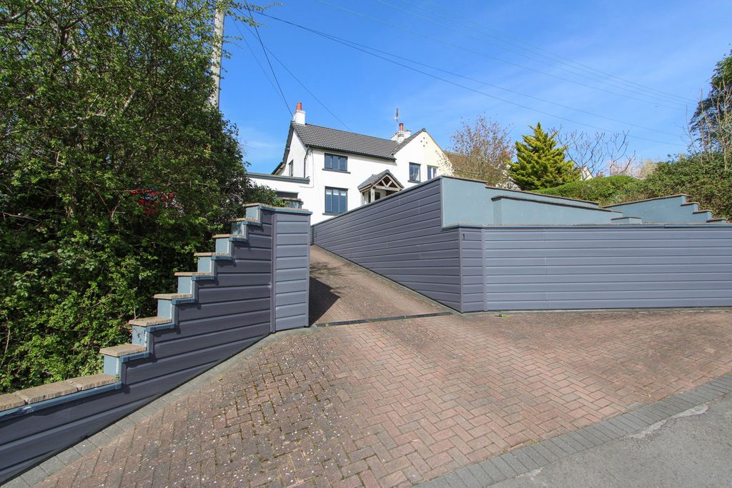 Property photo 1 of 34