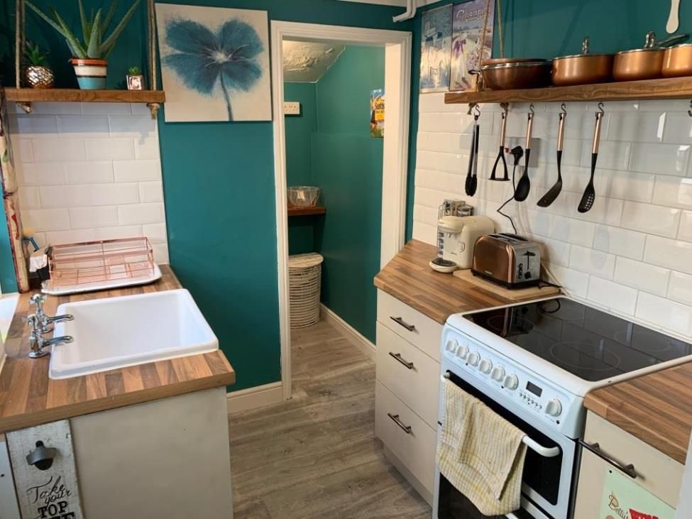 Property photo 2 of 6 Kitchen