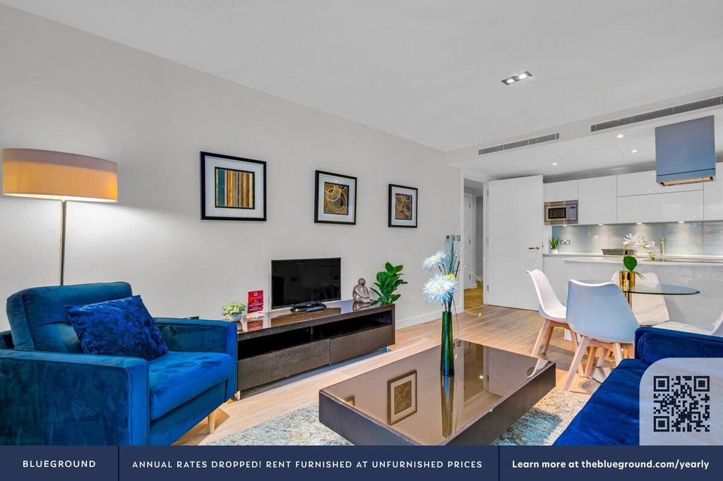 Property photo 3 of 10 Living Room