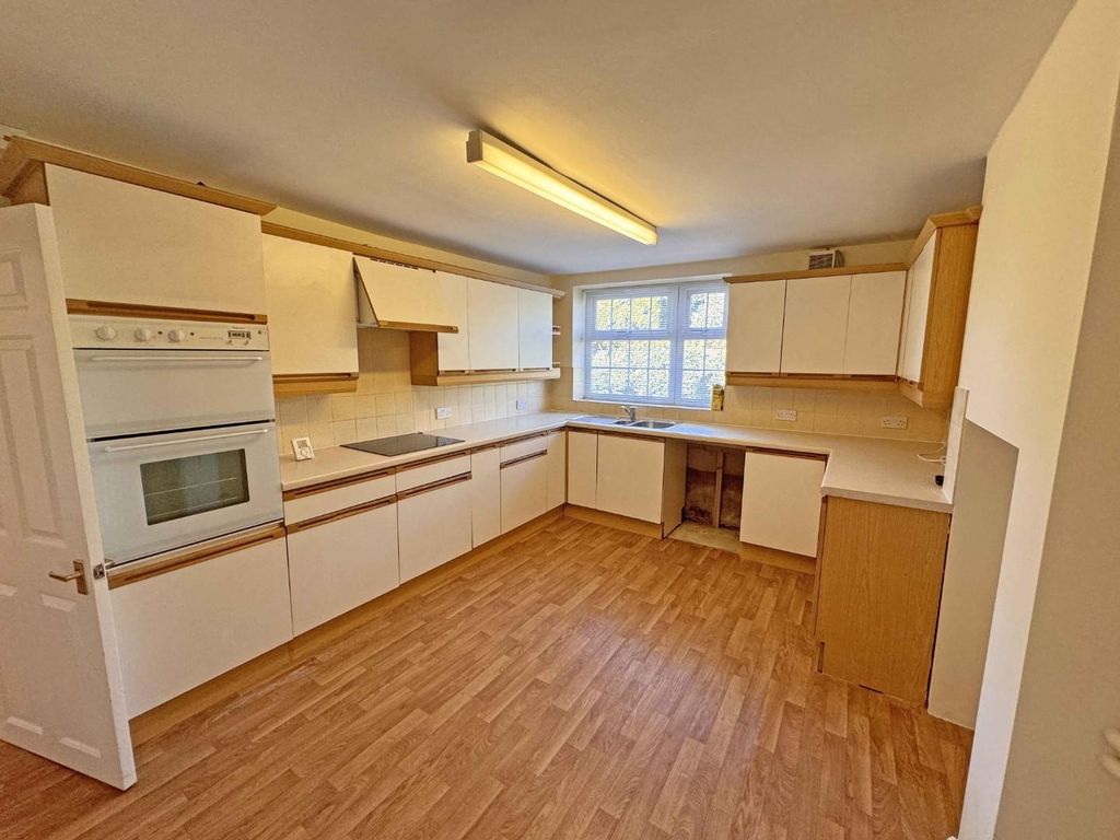 Property photo 3 of 22 Img_5887.Jpg