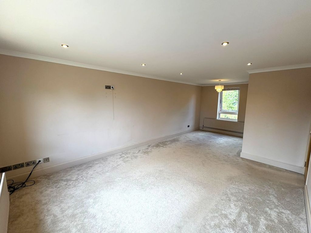 Property photo 3 of 13 Picture No. 02