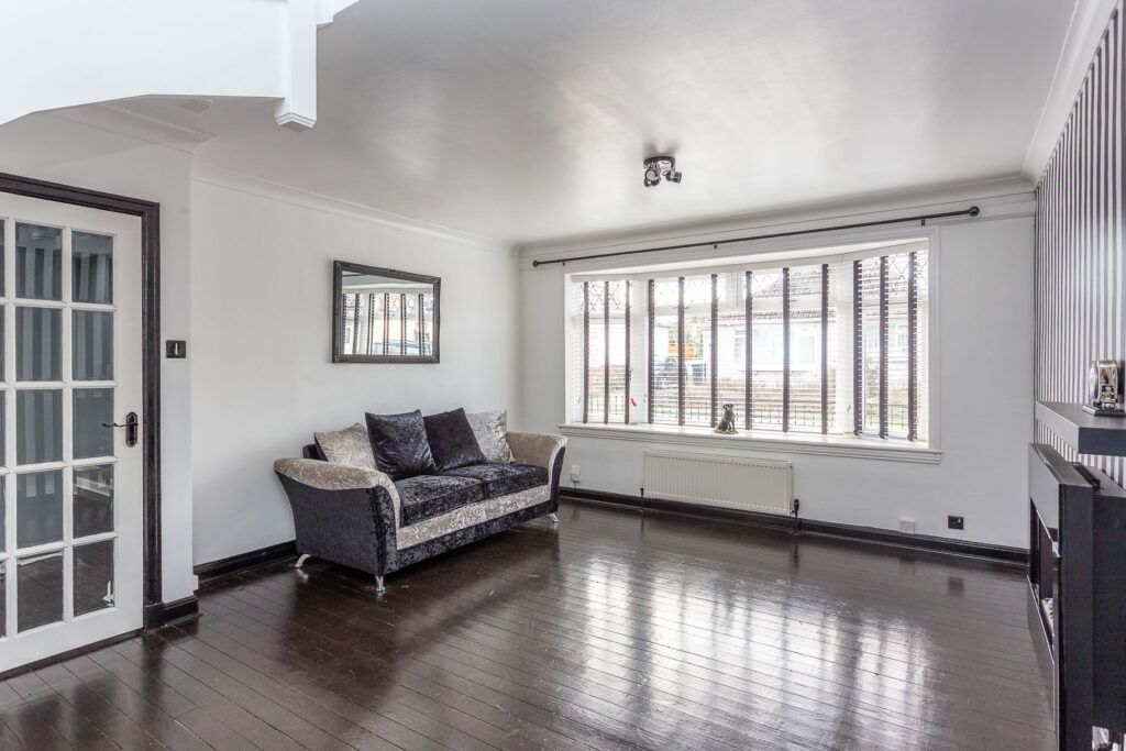 Property photo 3 of 34