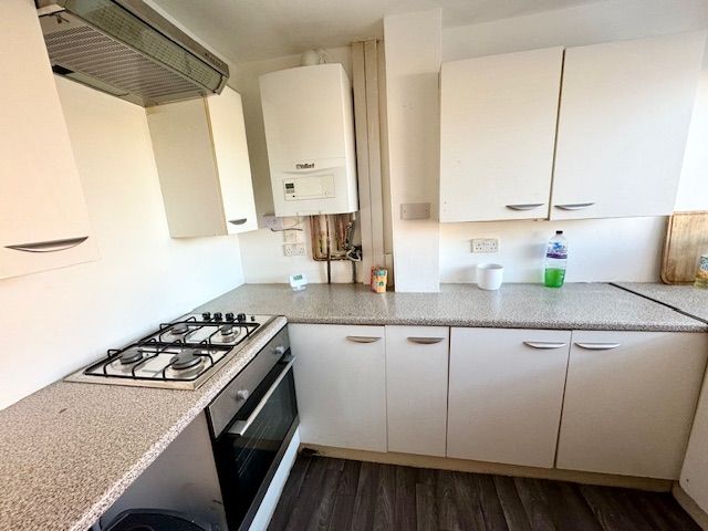 Property photo 2 of 7 Kitchen