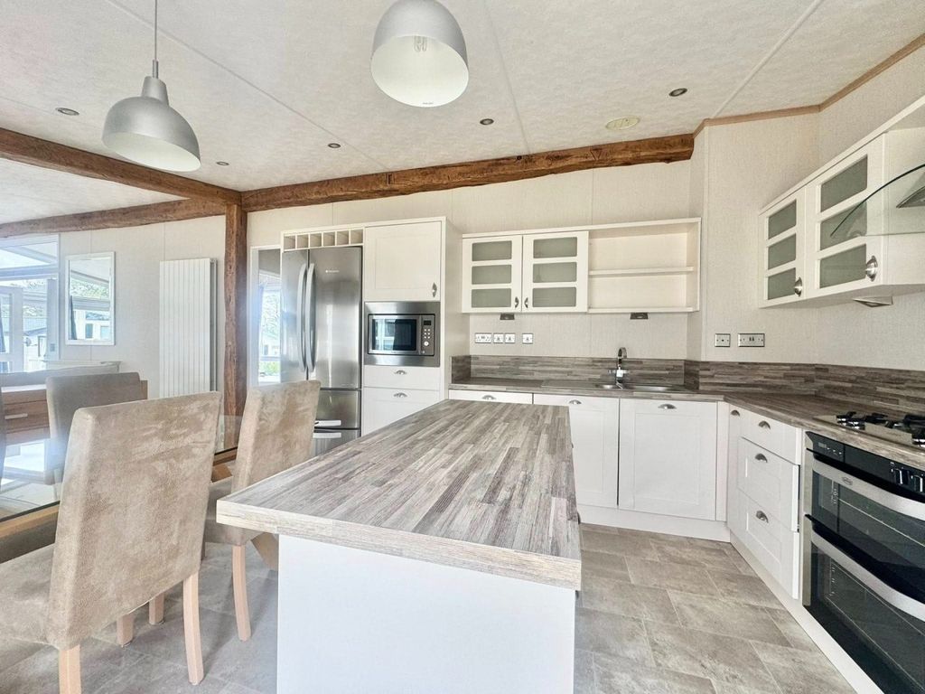 Property photo 1 of 7 - Pemberton Rivendale For Sale