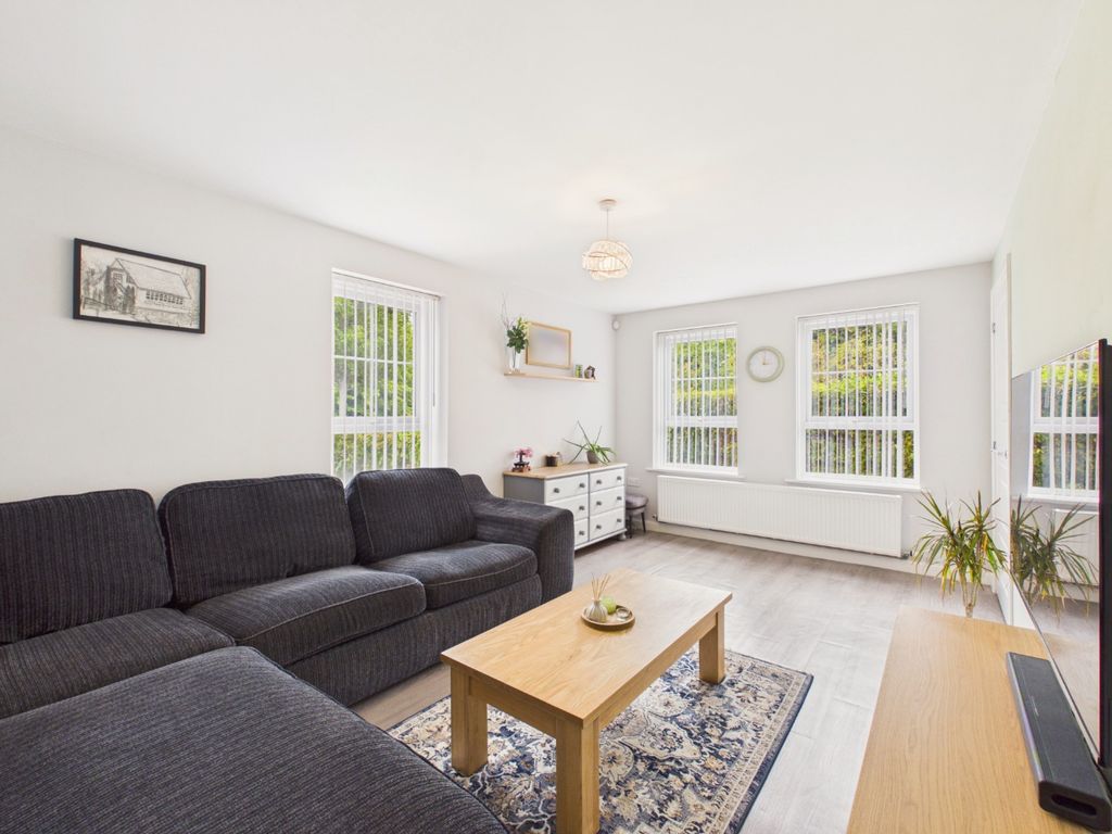 Property photo 2 of 22 5292994