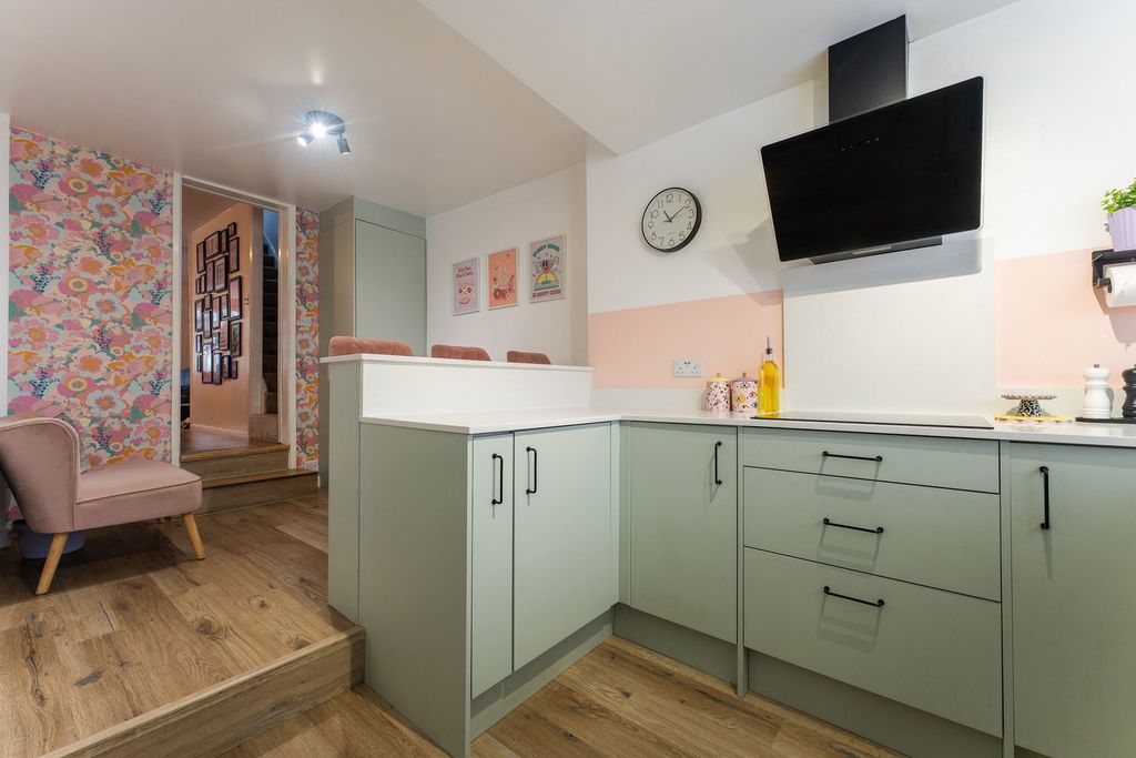 Property photo 3 of 22