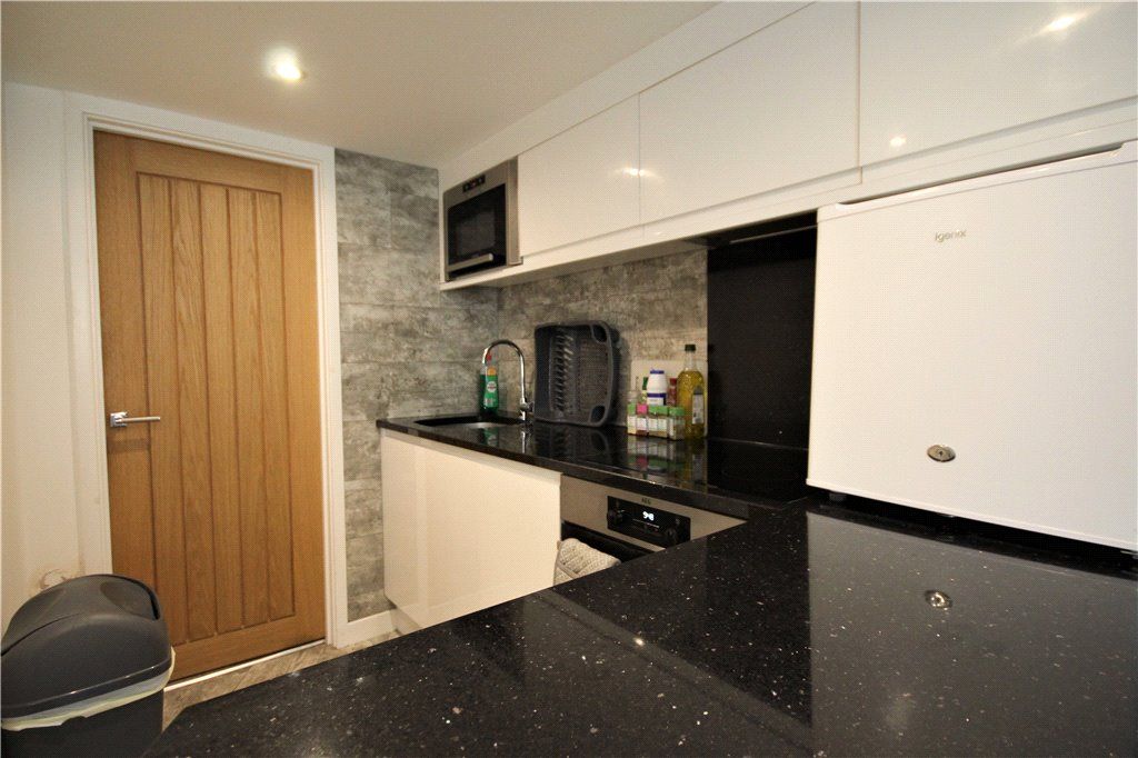 Property photo 2 of 6 Kitchen