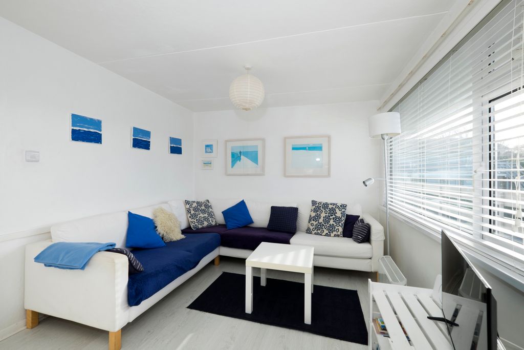 Property photo 2 of 20 Pbox-Img.Jpg