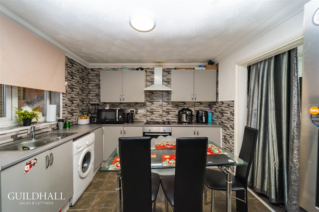 Property photo 2 of 14 Dsc08817.Png