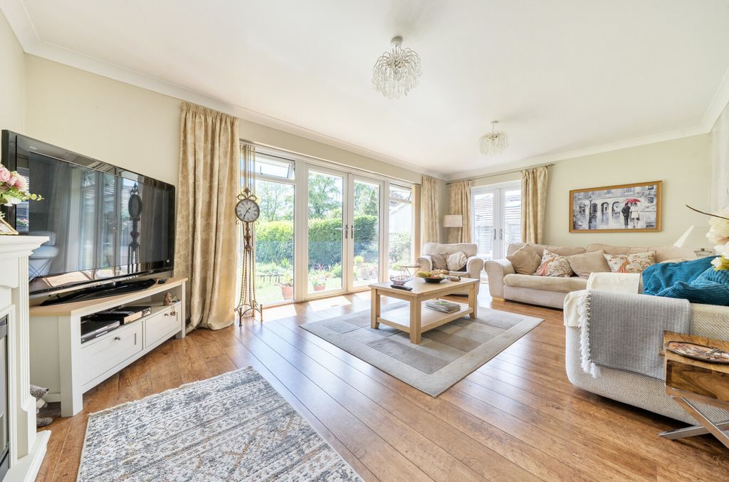 Property photo 2 of 30 1463886-24-6A0Fa1...