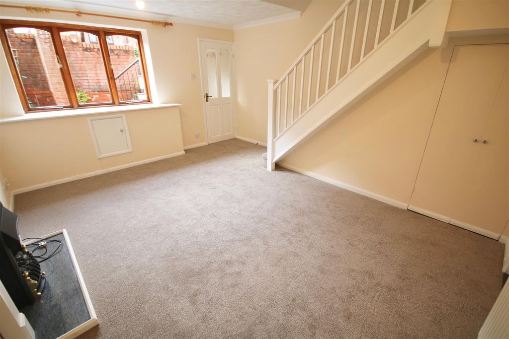 Property photo 2 of 13 Img_0210.Jpg