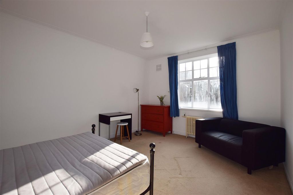 Property photo 1 of 5 65Gillingstudio1.Jpg