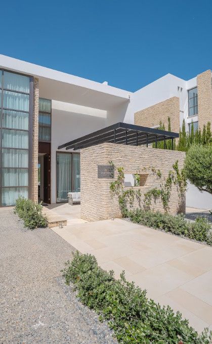 Property photo 2 of 29