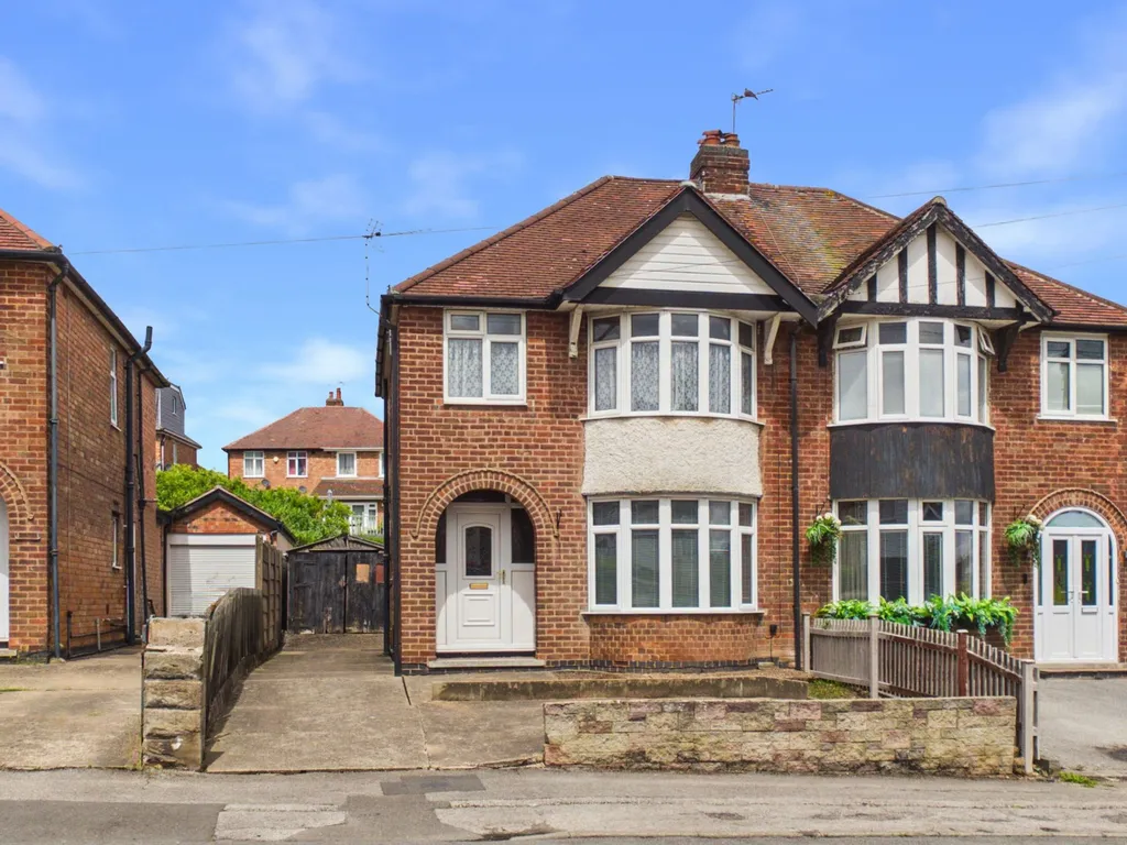 House in Nottingham NG4 - View 3