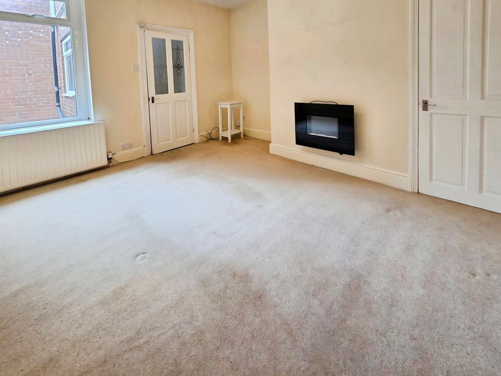 Property photo 3 of 8 Photo 10