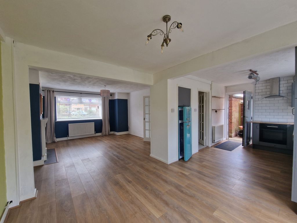 Property photo 3 of 17 Photo 12