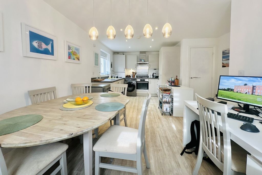 Property photo 3 of 15 Picture No. 17