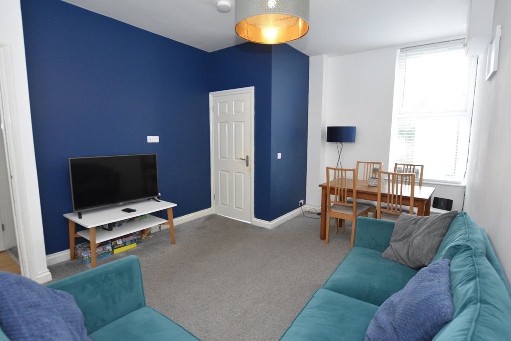 Property photo 3 of 12 Lounge Dining Room