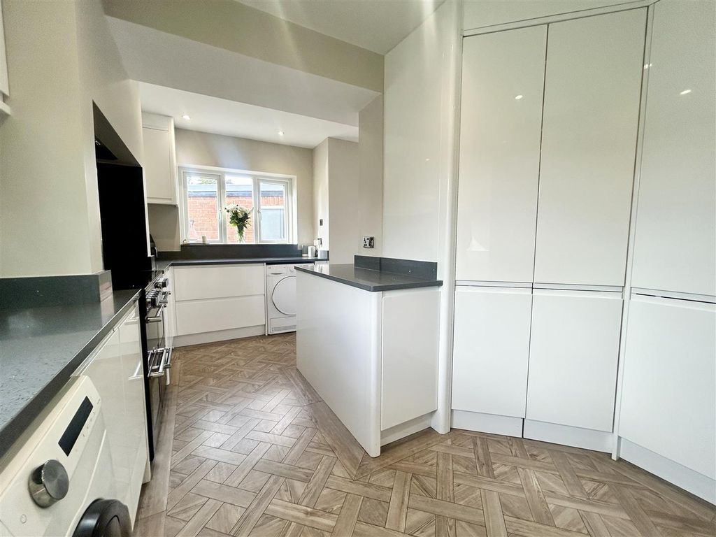 Property photo 3 of 35