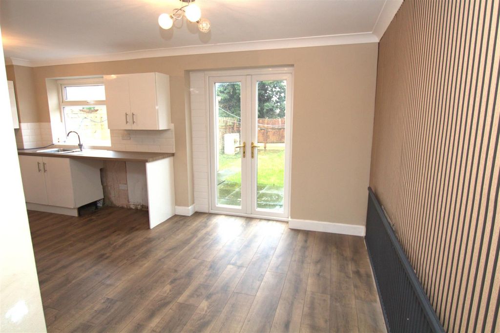 Property photo 3 of 9 Diner.Jpg