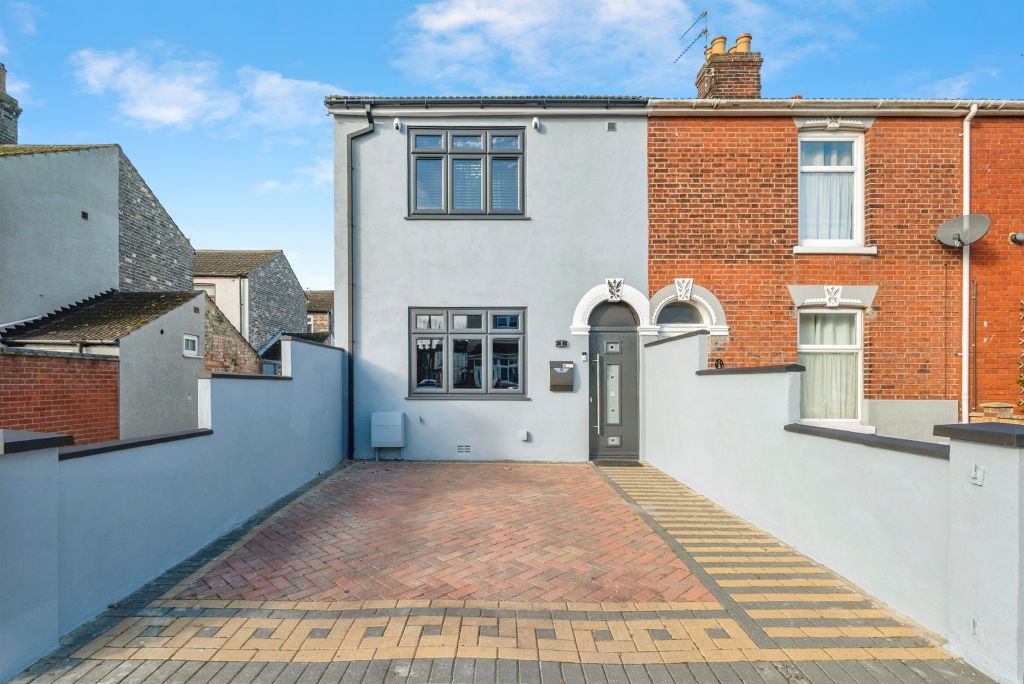 Property photo 3 of 17