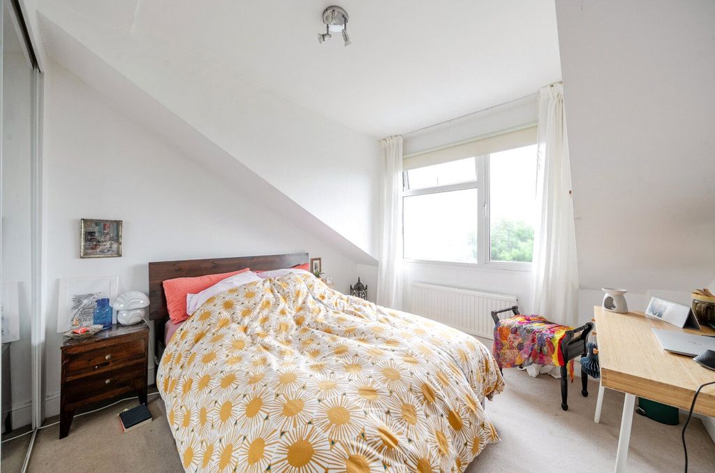 Property photo 3 of 10 1305572-5-6841876...