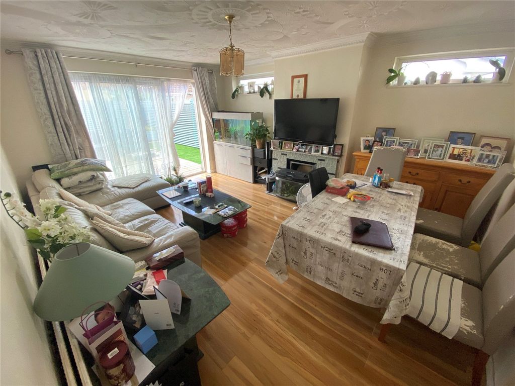 Property photo 2 of 18 Picture No. 15