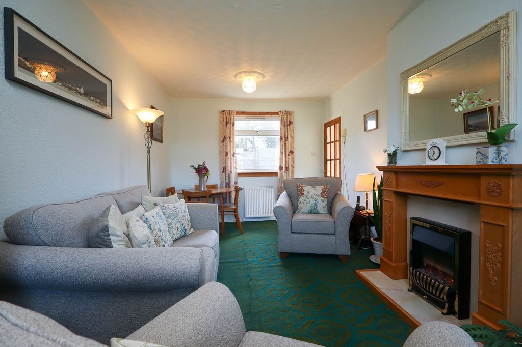 Property photo 2 of 23 Lounge