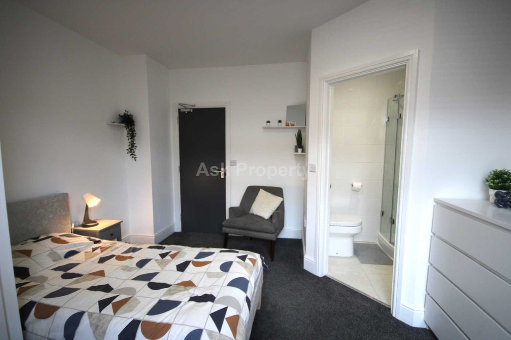 Property photo 3 of 3