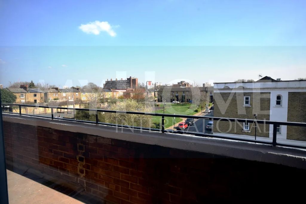 Property photo 2 of 7 Shouth Facing Balcony
