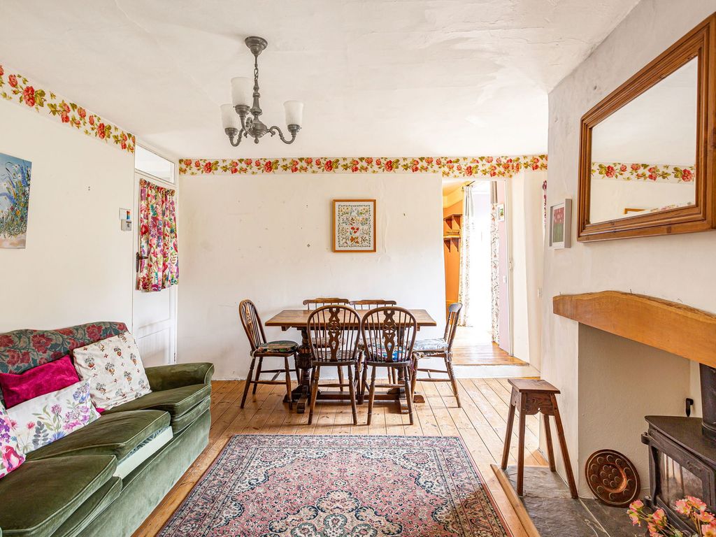 Property photo 3 of 28