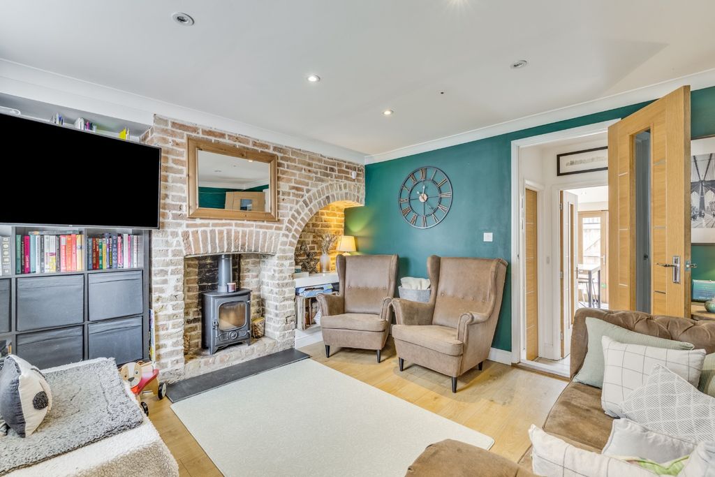 Property photo 2 of 23 4970772